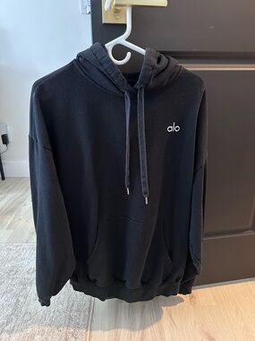 ALO Yoga Women’s Black Hoodie